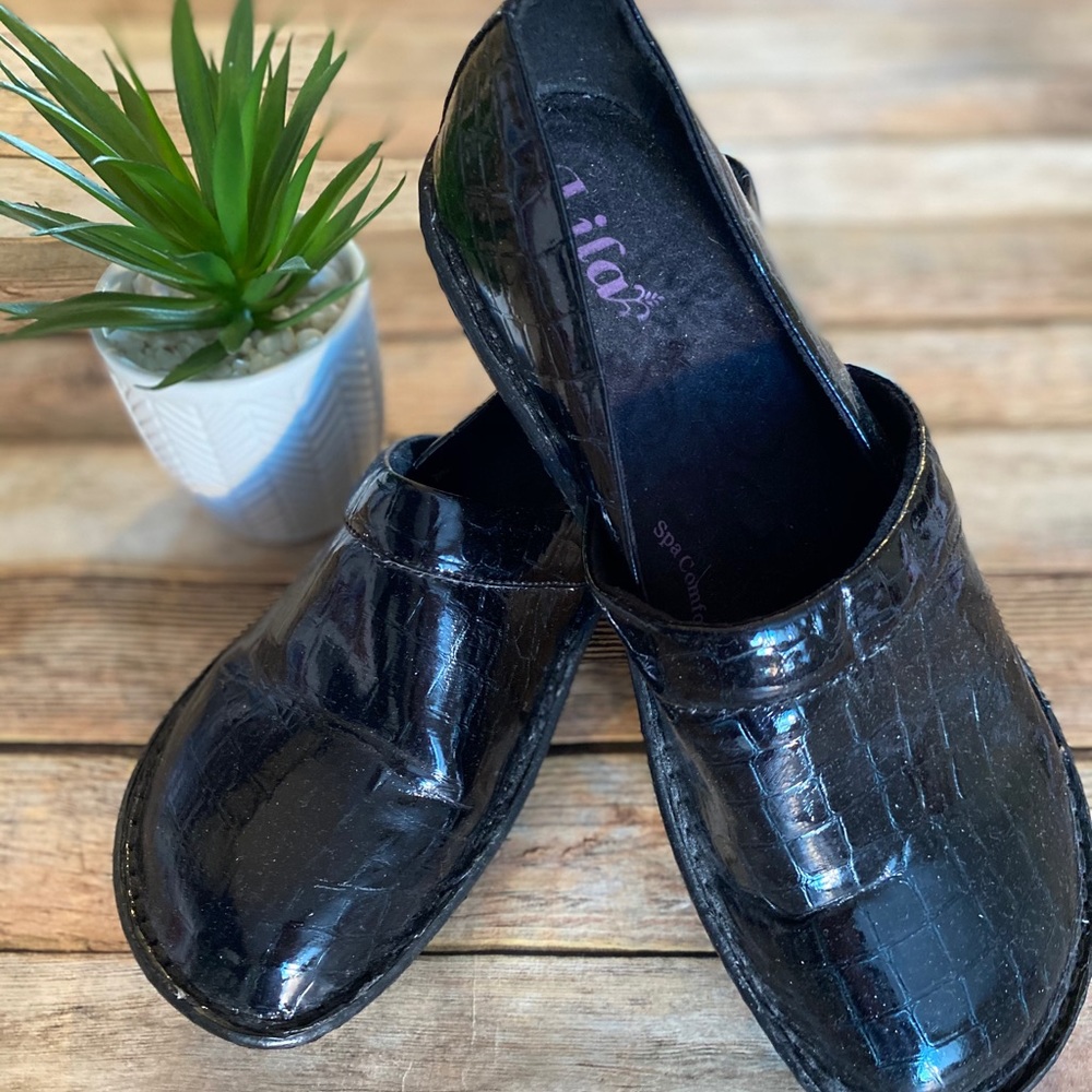 Lila Black Reptile Print Slip On Clogs Size 8.5